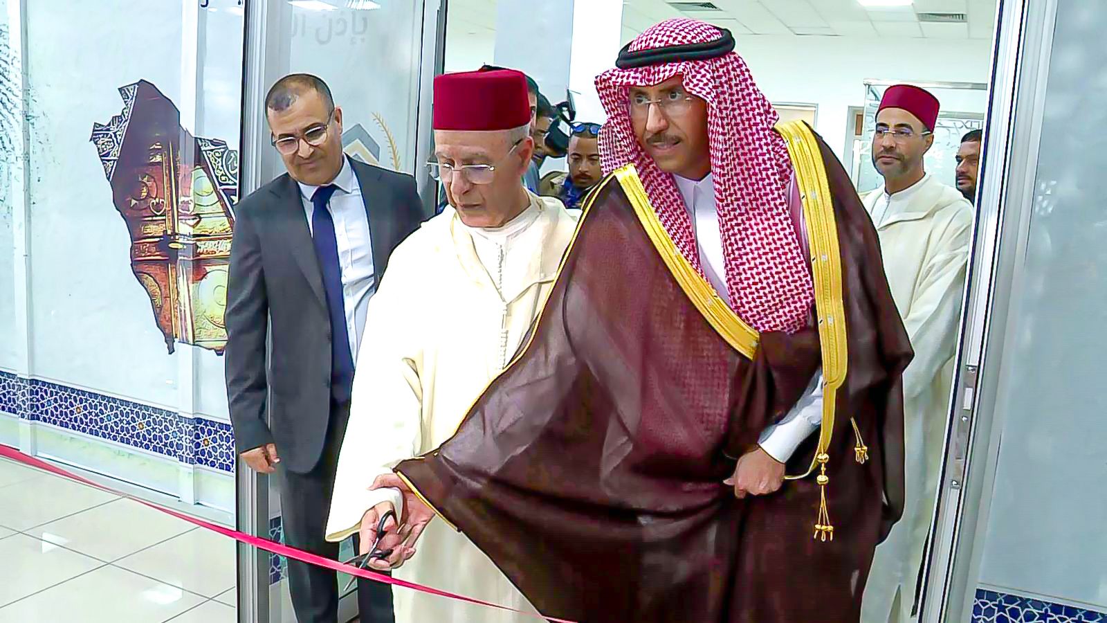 سعادة السفير يدشن خدمة طريق مكة بمطار الرباط سلا الدولي